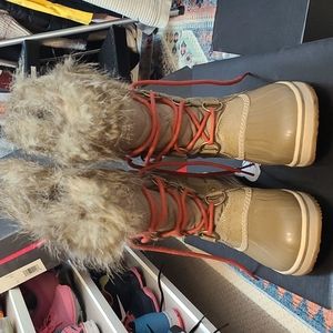 Sorel size 7.5 Tofino II Boots